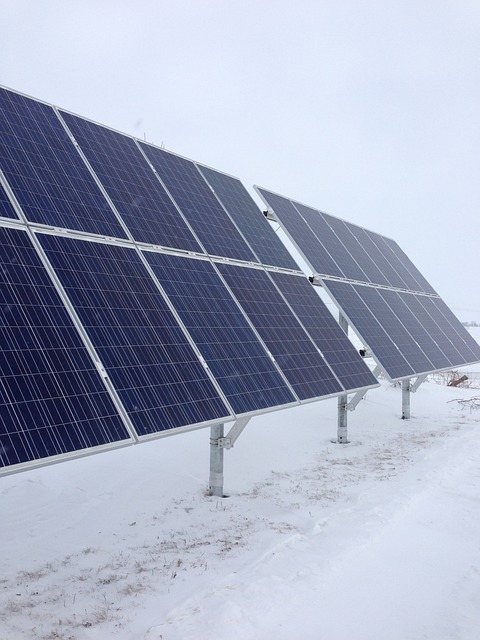 do-solar-panels-work-in-cold-weather-onemonroe-titan